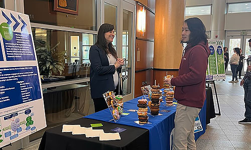 A City employee chats with SSW Consulting at a Strategic Planning event