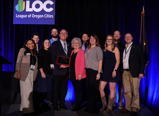 Mayor Callaway Receives League of Oregon Cities Award