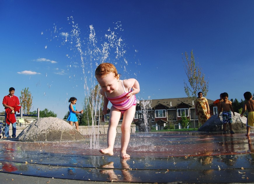 child playing infountain image